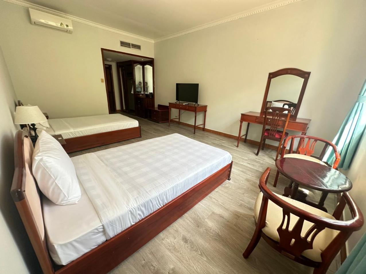 Ngoc Thu Hotel Soc Trang Exterior photo
