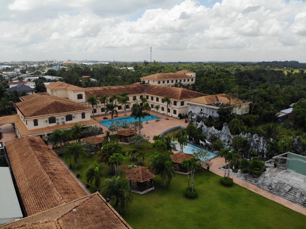 Ngoc Thu Hotel Soc Trang Exterior photo